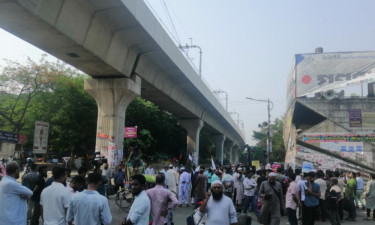 আ. লীগ নিষিদ্ধের দাবিতে আজও শাহবাগে ছাত্র-জনতা