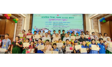 প্রাথমিক শিক্ষা পদক ২০২৪ : সেরা স্কুল দিনাজপুরের সুব্রত খাজাঞ্জী