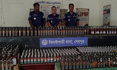 ঝিনাইগাতী সীমান্তে ১৩৮৬ বোতল ভারতীয় মদ জব্দ