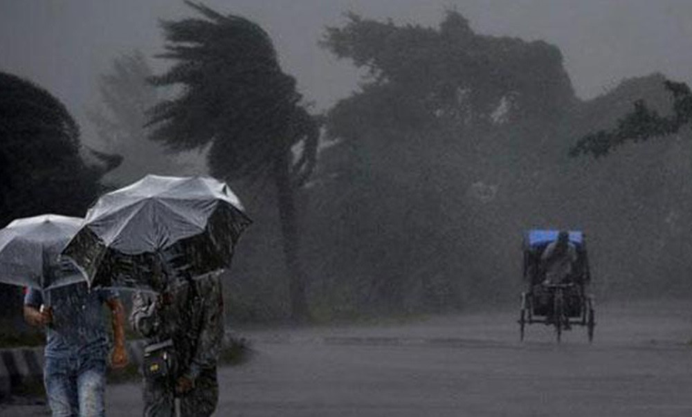 রাতেই ঝড়-বৃষ্টি হতে পারে ঢাকাসহ আরো কয়েক জেলায়