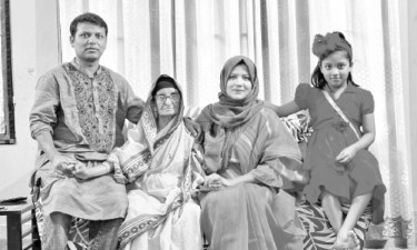 আজীবন সংগ্রামী মা