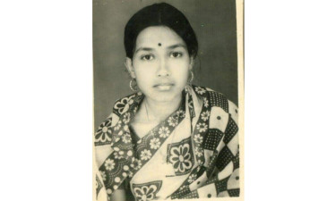 মাকে মনে পড়ে