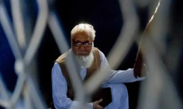নিজামীর ফাঁসির রাতেই আ. লীগের ‘পতন’!