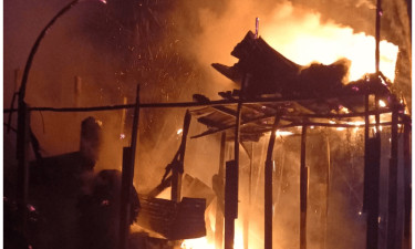 কেরানীগঞ্জে অগ্নিকাণ্ডে বসতবাড়ি ভস্মীভূত