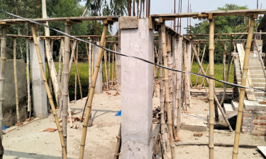 জয়পুরহাটে বাজারের সরকারি জমি দখল করে ভবন নির্মাণের অভিযোগ