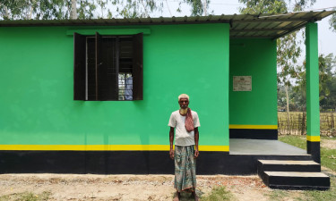 ‘আগে আছলাম মাইট্টা ঘরে, অহন থাহমু বিল্ডিং ঘরোত’