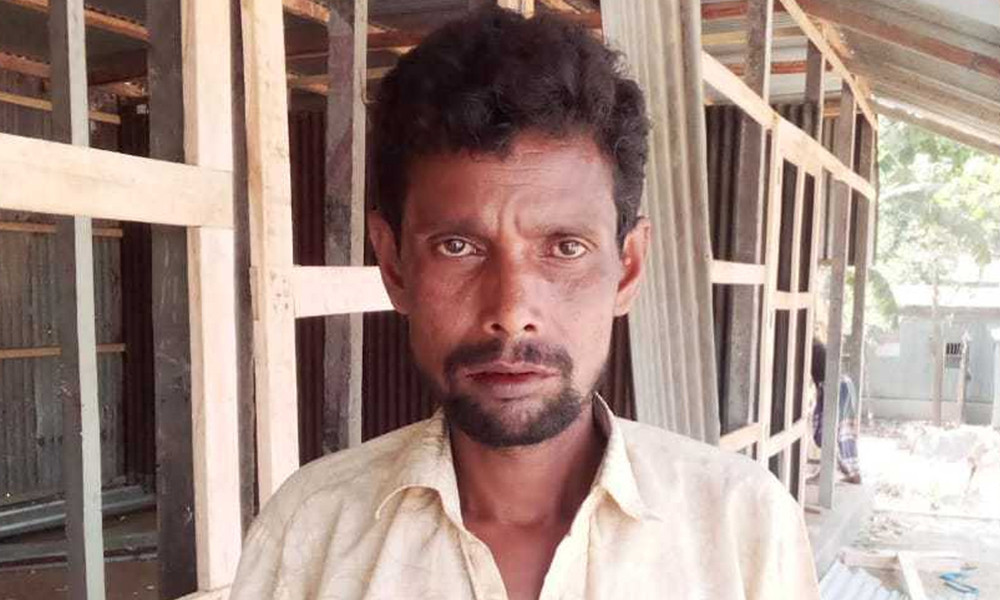 নিয়ন্ত্রণ হারিয়ে চায়ের দোকানে ট্রাক, প্রাণ হারালেন ভাঙারি ব্যবসায়ীর