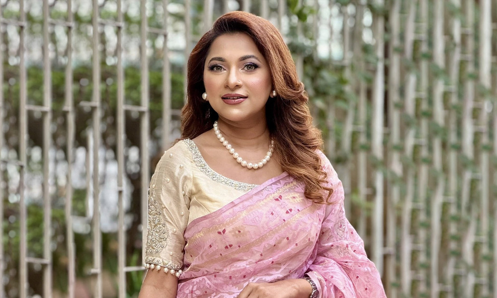 ইউরোপের চার দেশে গাইবেন লিজা