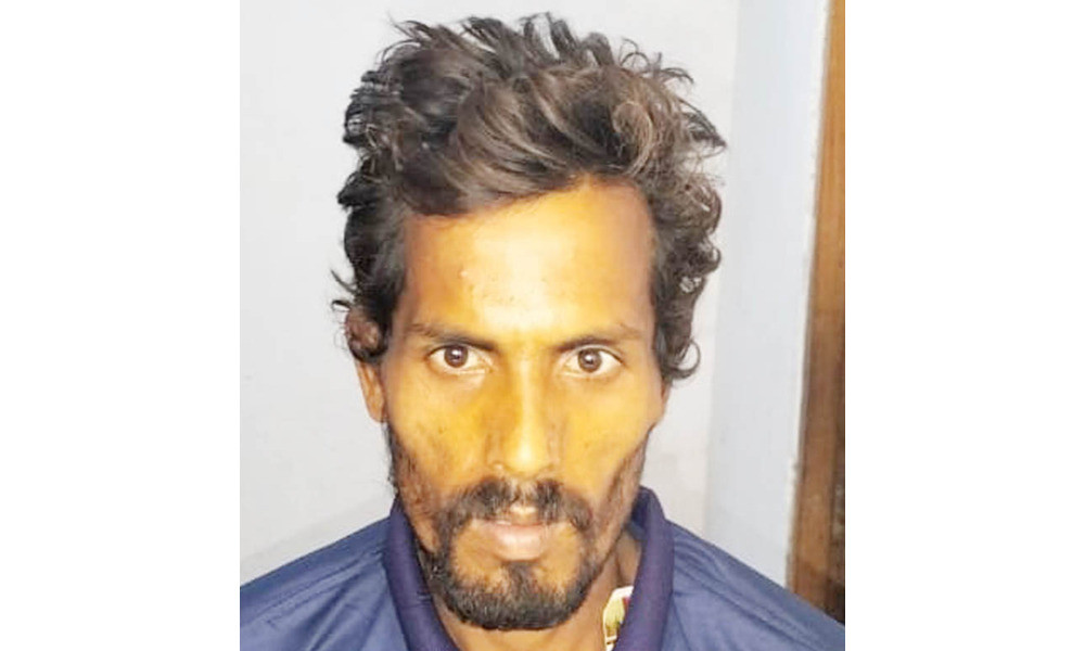মাদক সেবনের টাকা না পেয়ে বাবা-মাকে হত্যাচেষ্টা, ছেলে গ্রেপ্তার