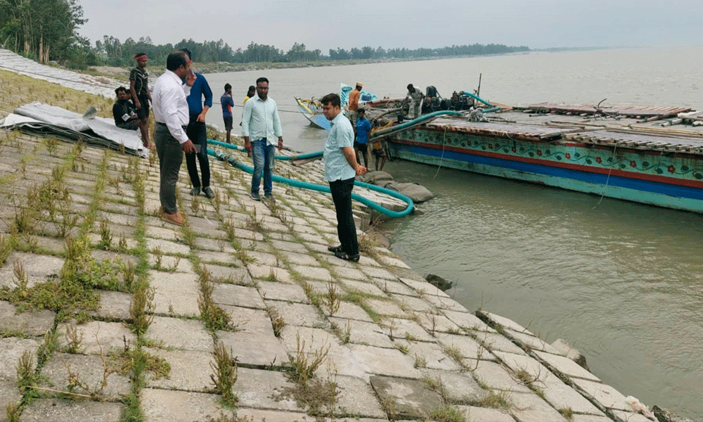 কাজিপুরে যমুনার তীর রক্ষায় জিও টিউব ডাম্পিং শুরু