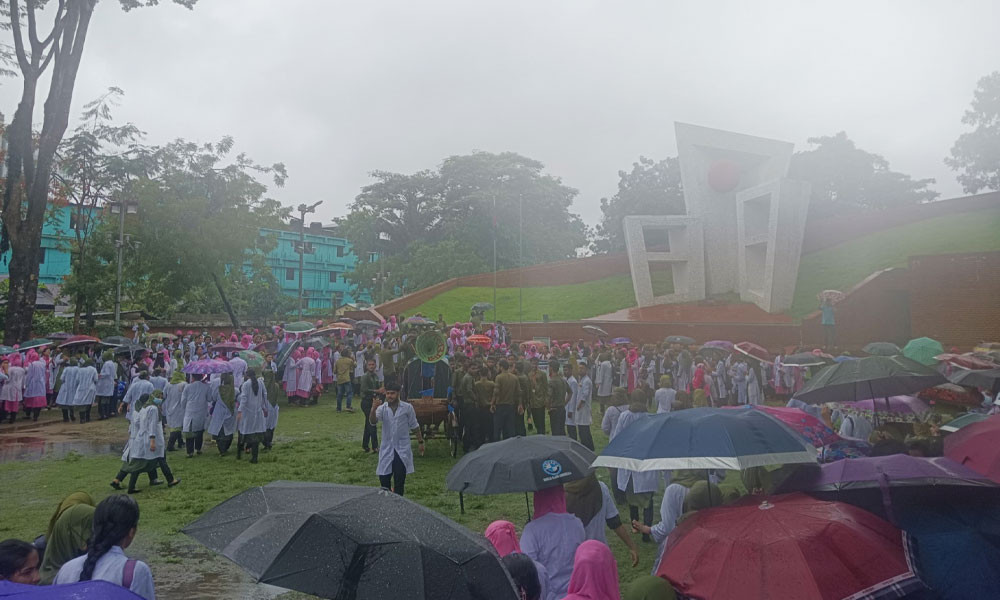 সিলেটে বৃষ্টি উপেক্ষা করে আন্দোলনে নার্সরা