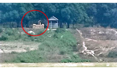 ভোলাহাট সীমান্তে ভারতের অভ্যন্তরে বিএসএফের ‘বাংকার নির্মাণ’