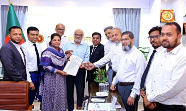চট্টগ্রামে হাইকোর্ট বেঞ্চ স্থাপনের দাবিতে প্রধান উপদেষ্টা বরাবর স্মারকলিপি