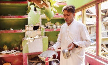 ক্ষতিগ্রস্ত বাড়ি
