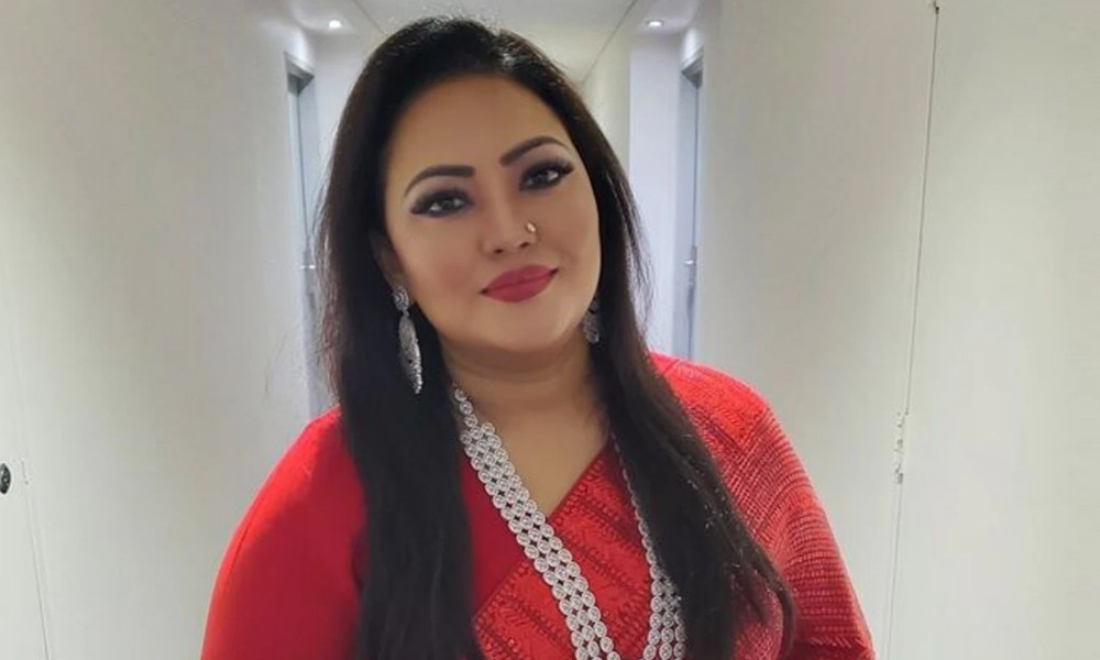 পিপির বক্তব্য শুনে হাসলেন বিষণ্ন মমতাজও