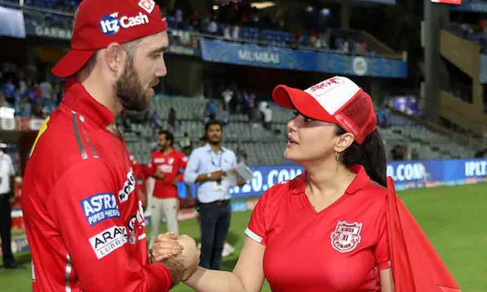 ম্যাক্সওয়েলকে নিয়ে মন্তব্যের জবাব দিলেন প্রীতি জিনতা