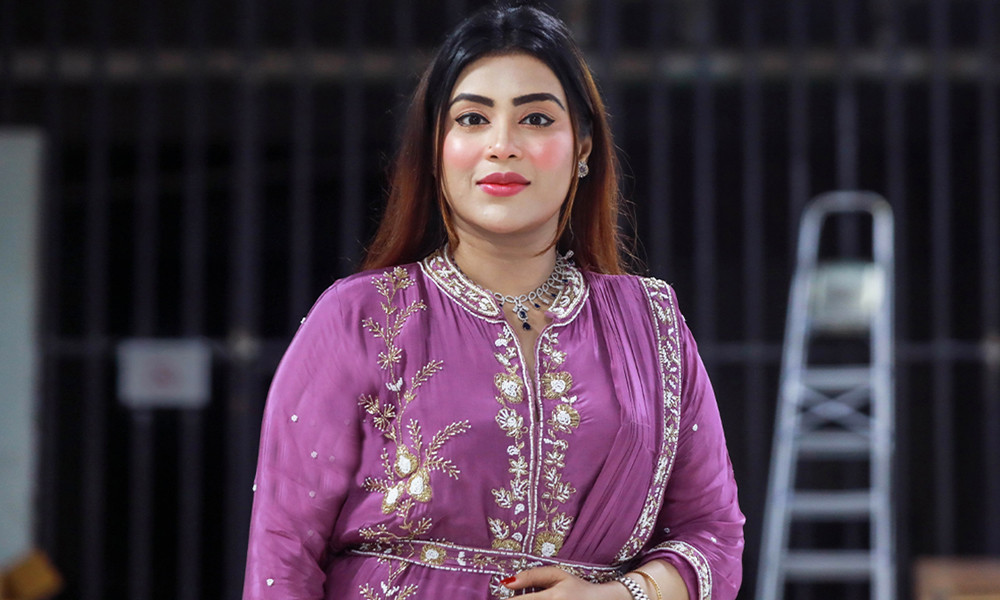 ‘জায়েদ খানের লেডিস ভার্সন’, নেচে সমালোচনার মুখে মিষ্টি জান্নাত