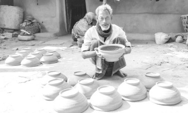 বিলুপ্তির পথে ফটিকছড়ির মৃৎশিল্প