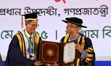 ড. ইউনূসকে ডি-লিট ডিগ্রি দিল চট্টগ্রাম বিশ্ববিদ্যালয়