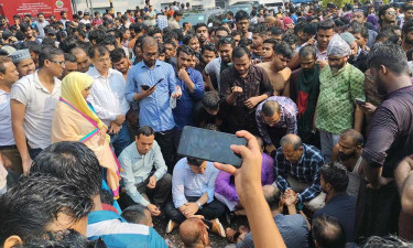 যমুনায় গেলেন জবি উপাচার্য-ট্রেজারার