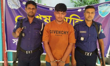 সন্ত্রাসী কর্মকাণ্ডে জড়িত থাকায় নিজ ছেলেকে পুলিশে সোপর্দ বিএনপি নেতার
