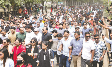 ছাত্র হত্যার ঘটনায় ঢাবিতে বিক্ষোভ