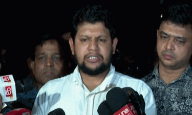 জবির সমস্যা সমাধানে আলোচনা করে দ্রুত ব্যবস্থা নেওয়া হবে : উপদেষ্টা মাহফুজ