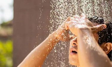 গরমে বারবার গোসল করা ভালো নাকি খারাপ
