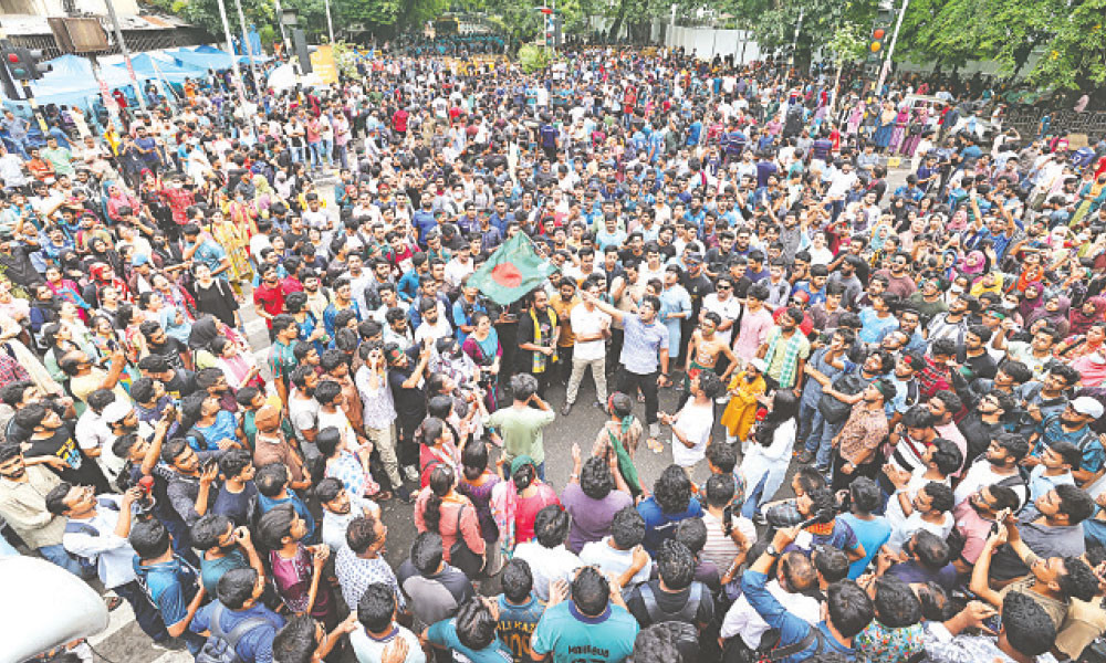 দাবি আদায়ে জবি শাটডাউন