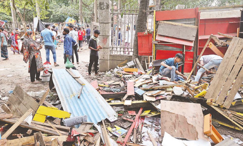 সোহরাওয়ার্দী উদ্যানের অবৈধ সব দোকান গুঁড়িয়ে দিয়েছে ডিএসসিসি