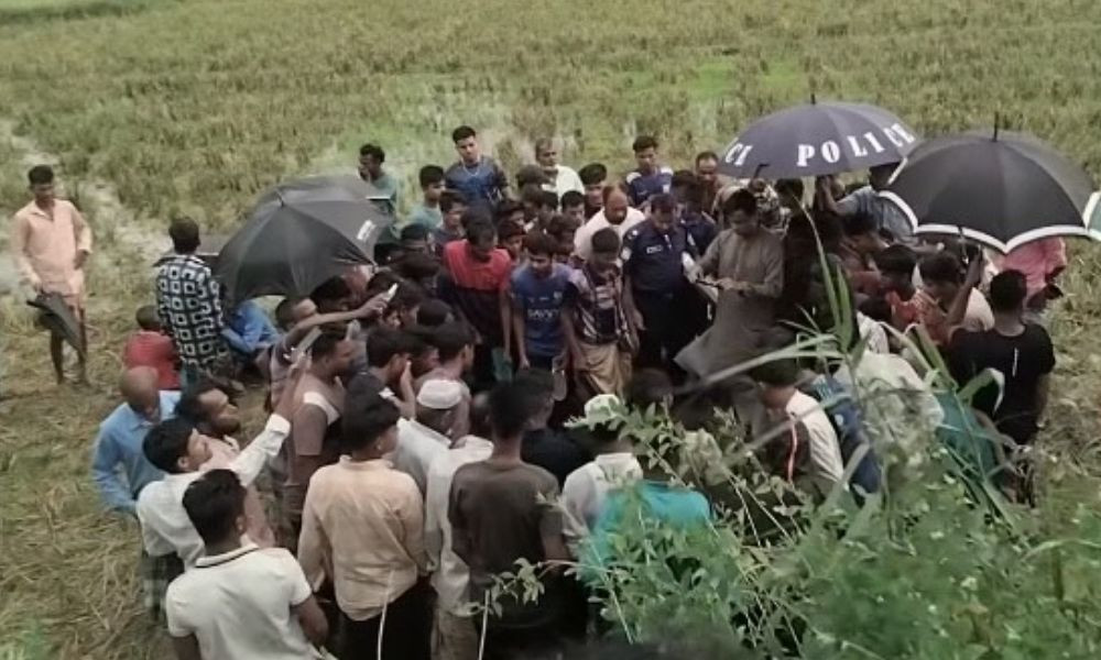 জগন্নাথপুরে ফসলি জমি থেকে যুবকের গলাকাটা মরদেহ উদ্ধার