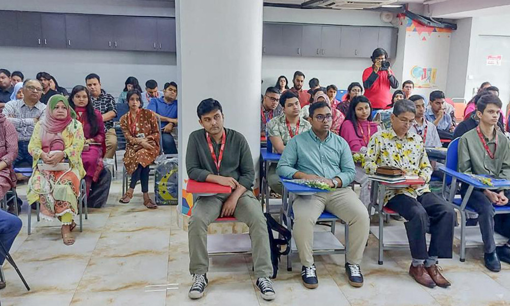 নবীনবরণ করল ইউসিএসআই ইউনিভার্সিটি বাংলাদেশ