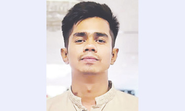 সব আসামি গ্রেপ্তারের দাবিতে বিক্ষোভ শাহবাগ থানা ঘেরাও