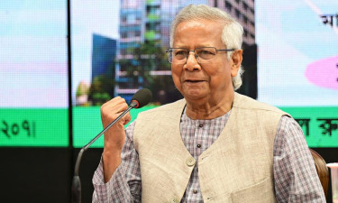উদ্যোক্তা তৈরিতে ‘ক্ষুদ্রঋণ ব্যাংক’ স্থাপনের ওপর গুরুত্বারোপ প্রধান উপদেষ্টার