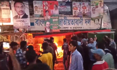 কুমিল্লায় বিএনপি অফিসে ‘পদবঞ্চিতদের’ আগুন, ককটেল বিস্ফোরণ