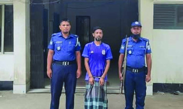 টাঙ্গাইলে মশাল মিছিল, নিষিদ্ধ ছাত্রলীগ নেতাসহ গ্রেপ্তার ৪