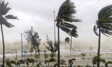 সন্ধ্যার মধ্যে ৮ অঞ্চলে ঝড়ের শঙ্কা, নদীবন্দরে সতর্কতা