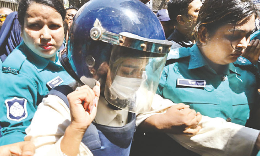 কাঠগড়ায় বিমর্ষ ফারিয়া, জামিন শুনানি ২২ মে