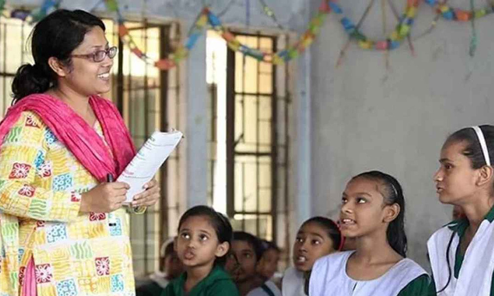 তিন দাবিতে কর্মবিরতিতে যাচ্ছেন প্রাথমিকের শিক্ষকরা