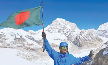সমুদ্রতট থেকে শৃঙ্গে বিশ্বরেকর্ড শাকিলের