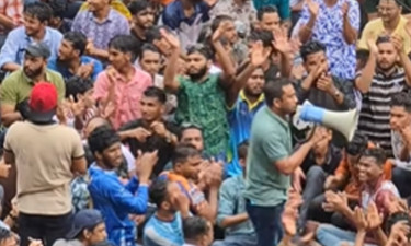 ছাত্রদলের স্লোগানে উত্তাল শাহবাগ