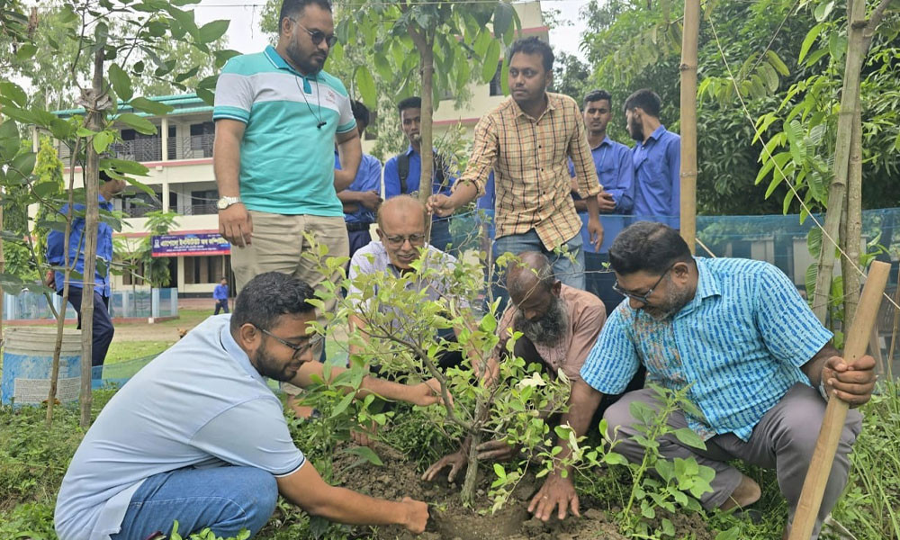 ভালুকায় বসুন্ধরা শুভসংঘের কমিটি গঠন উপলক্ষে বৃক্ষরোপণ ও আলোচনাসভা