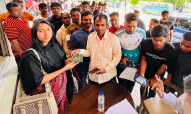 গ্রিসে অগ্নিকাণ্ডে ক্ষতিগ্রস্তদের পাশে দাঁড়াল দূতাবাস