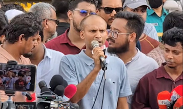 সরকারের নিয়ন্ত্রণ আপনারা করছেন : এনসিপি নেতাকর্মীদের ক্ষোভ