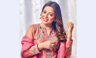 কণার কণ্ঠে মোর ঘুমঘোরে