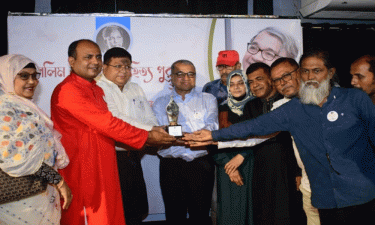 সেলিম আল দীন সাহিত্য পুরস্কার পেলেন সলিমুল্লাহ খান