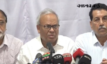 বিএনপির সংবাদ সম্মেলনে কথা বলছেন রিজভী