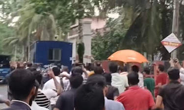 সাবেক এমপি শম্ভুকে ‘ভুয়া ভুয়া’ স্লোগান, ডিম নিক্ষেপ বিএনপিকর্মীদের