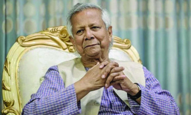 প্রধান উপদেষ্টার পদ থেকে ইউনূসকে যেতে দিতে চান না এনসিপি নেতারা