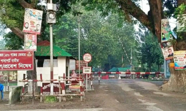 কর্মবিরতি চলছে, হিলি স্থলবন্দরে আমদানি বাণিজ্য বন্ধ